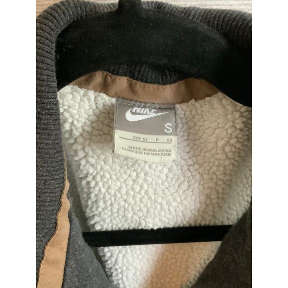 Nike Shearling Lined Vest - Women's Small - Cozy & Stylish - Picture 3 of 5